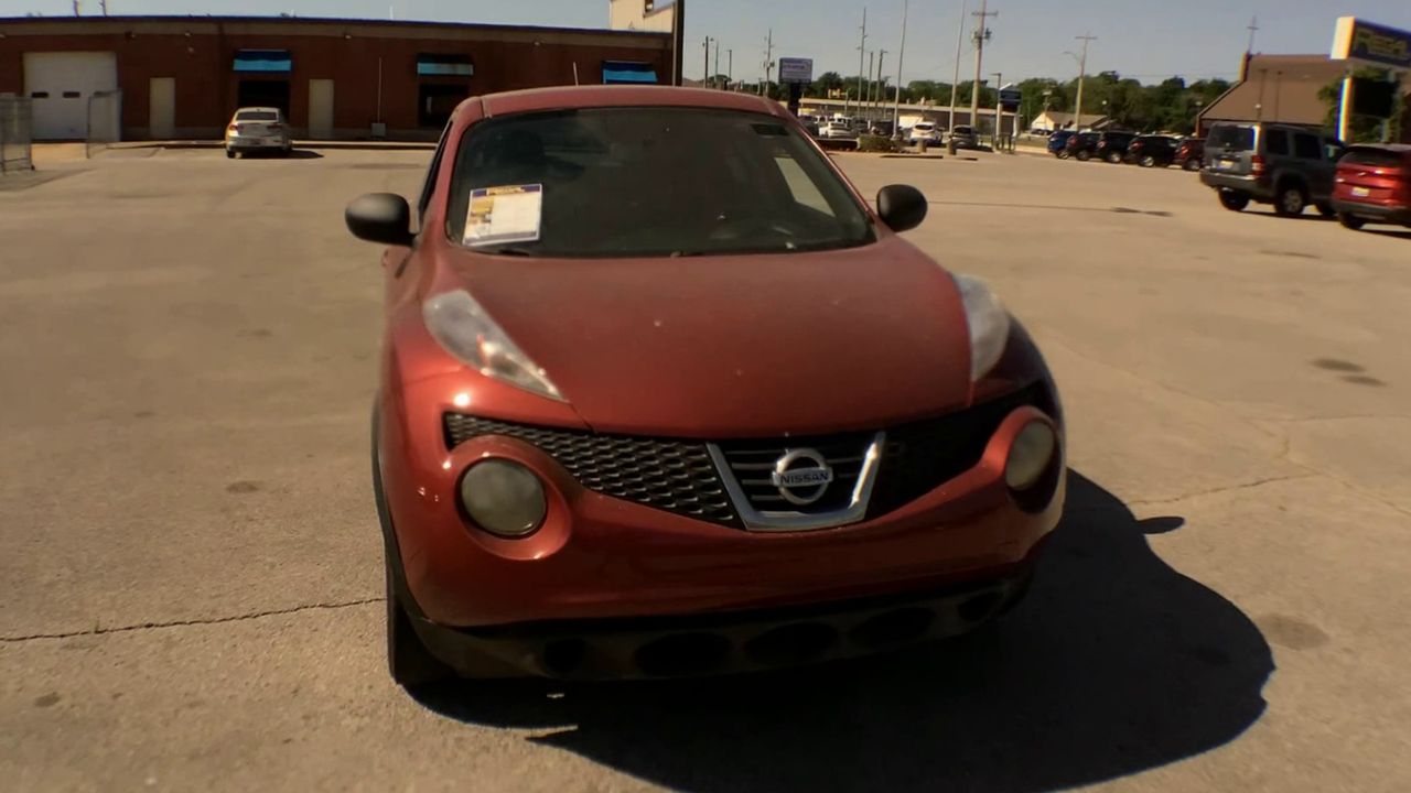 2011 Nissan Juke SV FWD CVT's photo