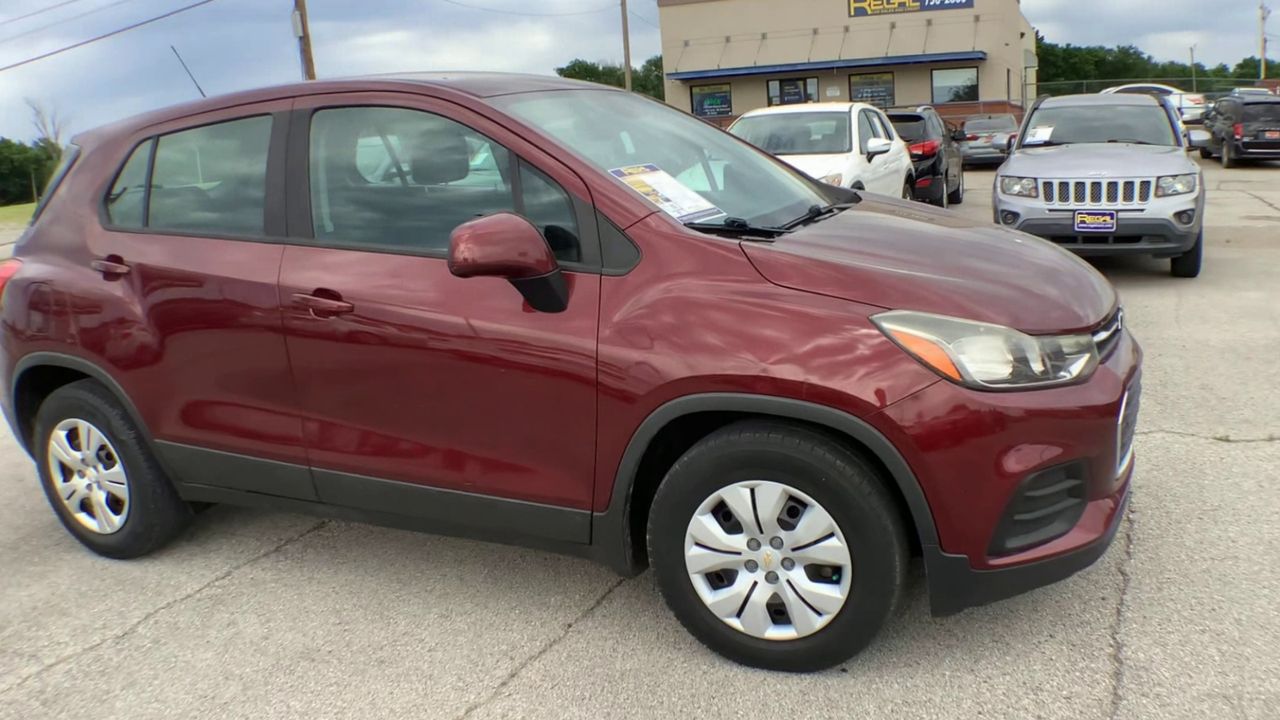 2017 Chevrolet Trax LS's photo