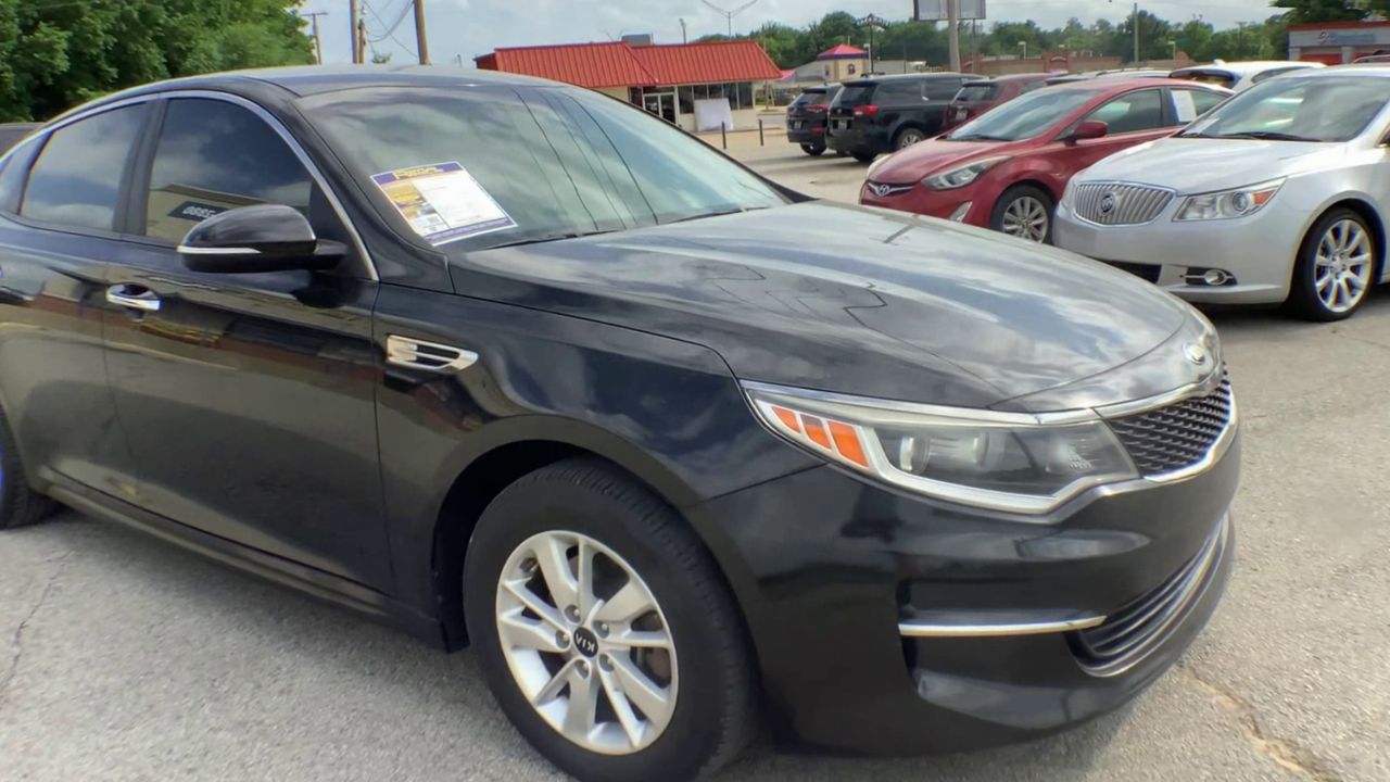 2017 Kia Optima LX AT's photo