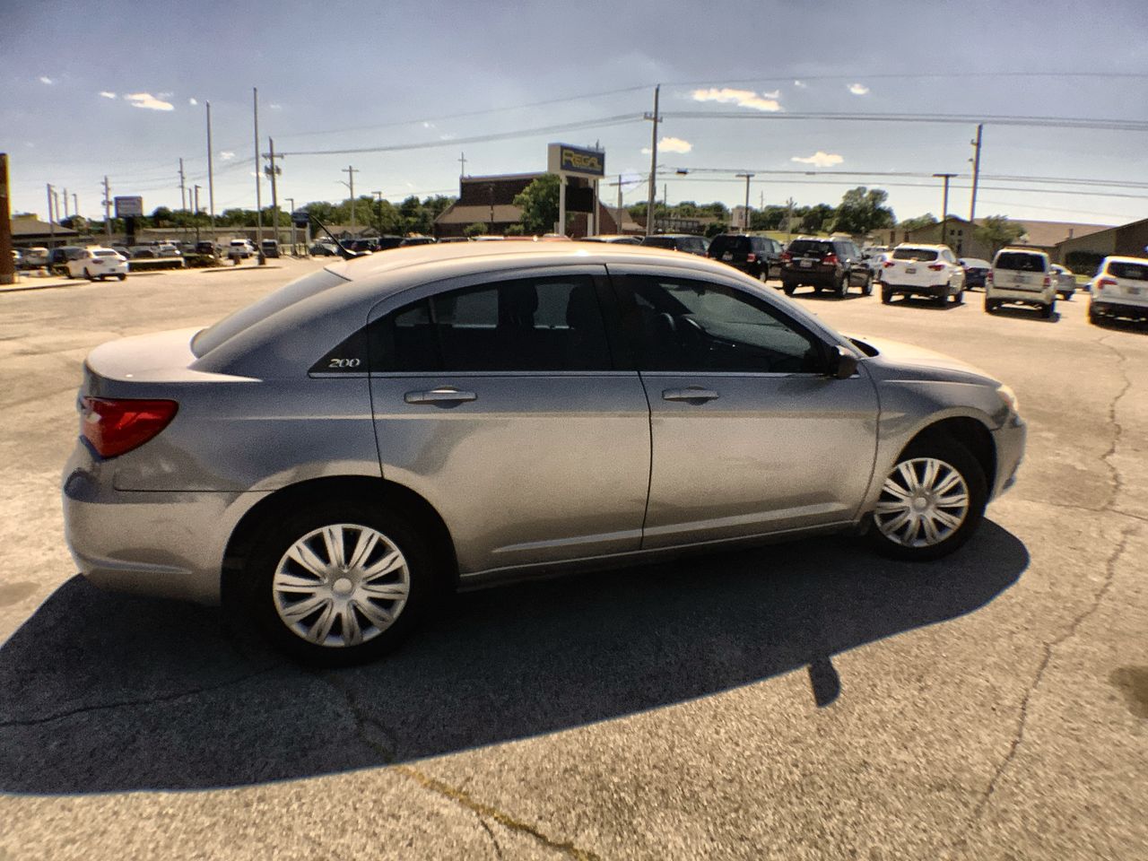 2014 Chrysler 200 LX's photo