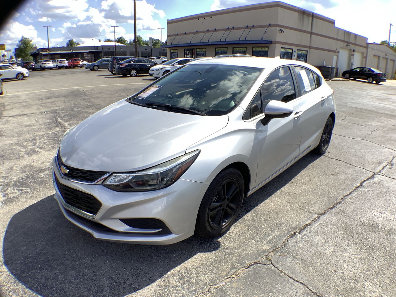 2017 Chevrolet Cruze LT Hatchback Auto's photo