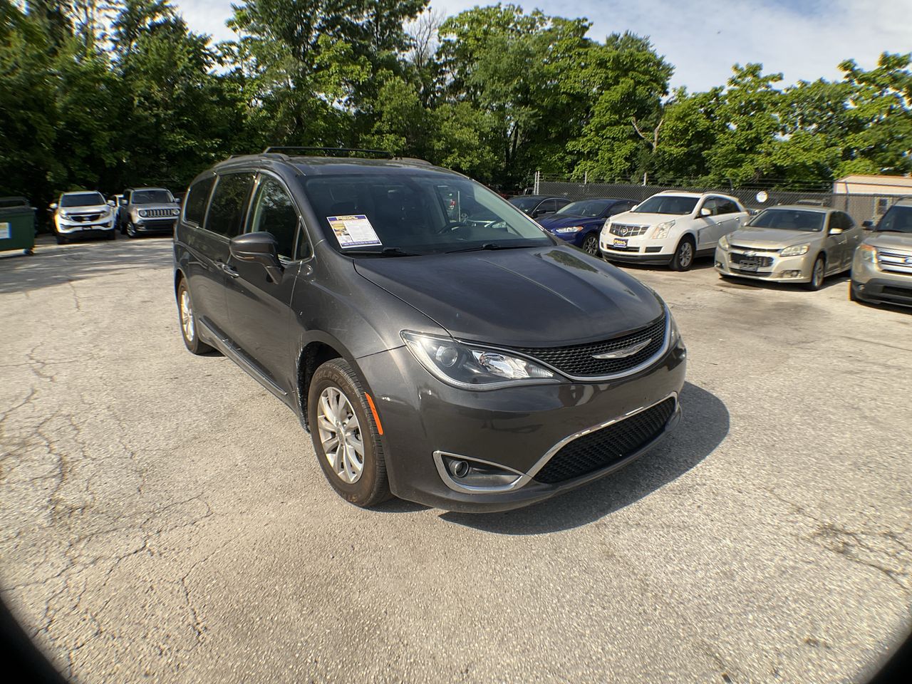 2017 Chrysler Pacifica Touring-L's photo
