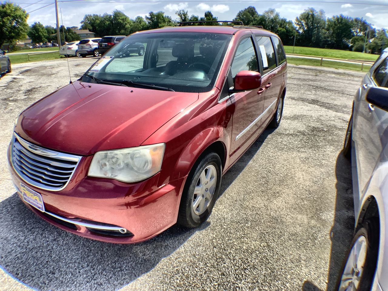 2013 Chrysler Town & Country Touring's photo
